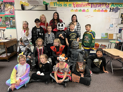 Last years Spanish Club with 2nd graders for Halloween.